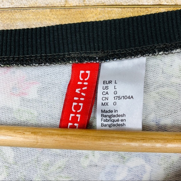 H&M Sweatshirt Crew Neck Floral Black Multicolor - Picture 3 of 4